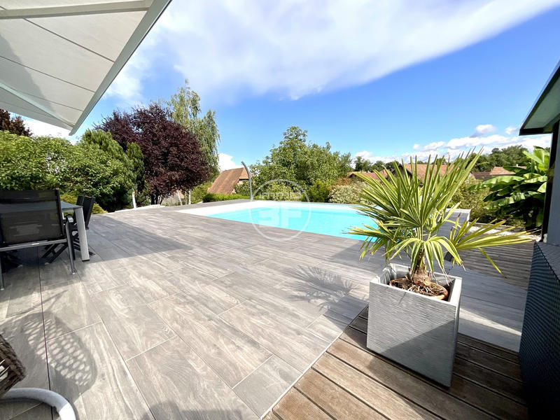 Maison traditionnelle - 163 m² - 7 pièces