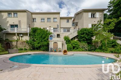 Maison - 216 m² - 6 pièces