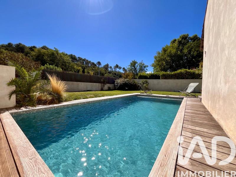 Maison - 169 m² - 9 pièces