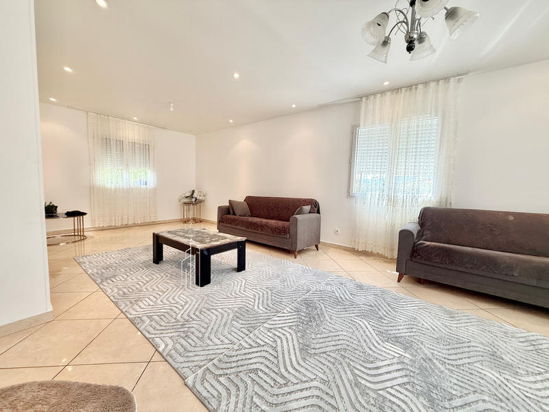 Maison - 144 m² - 6 pièces