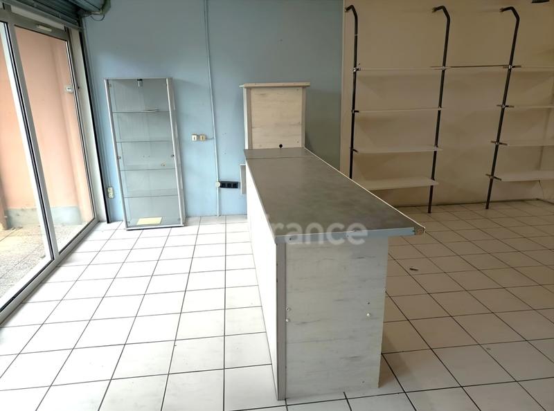 Local commercial - 66 m² - 1 pièce