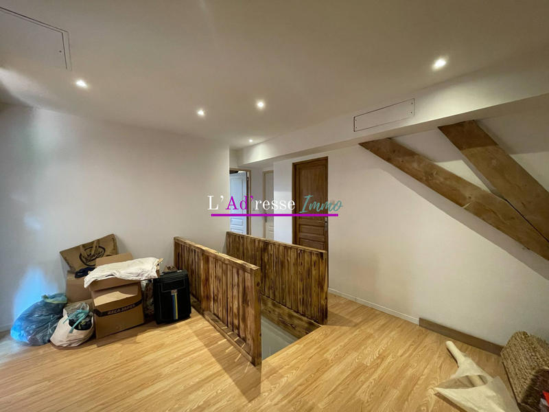 Maison - 180 m² - 6 pièces