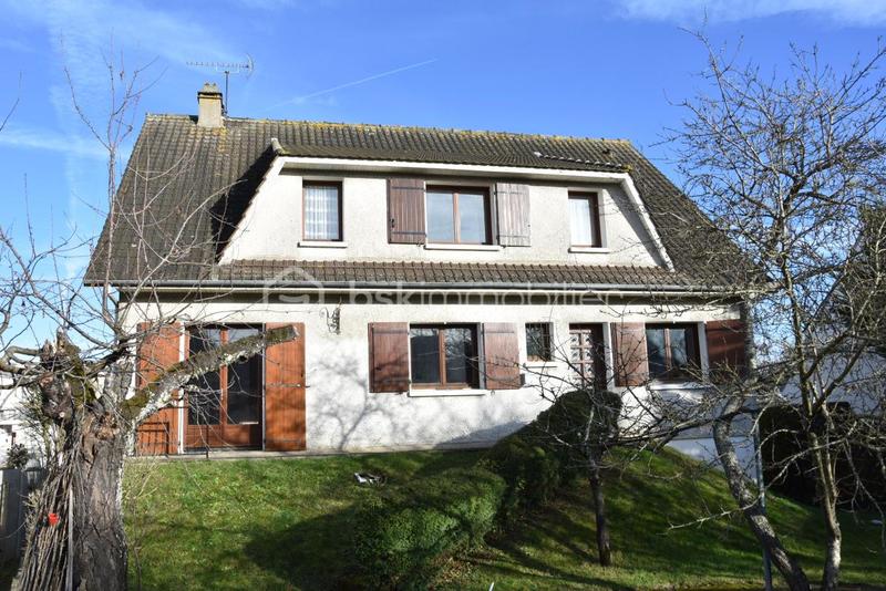 Maison - 199 m² - 9 pièces