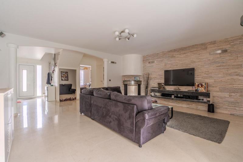 Maison - 185 m² - 7 pièces