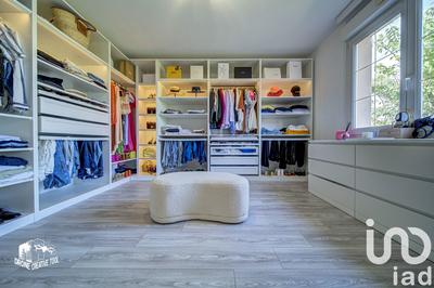 Maison - 219 m² - 9 pièces