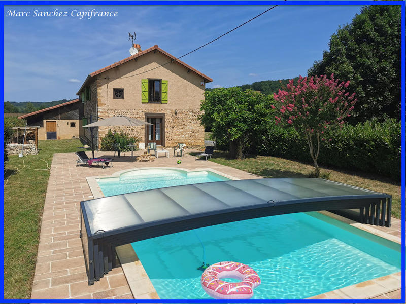 Maison - 302 m² - 9 pièces