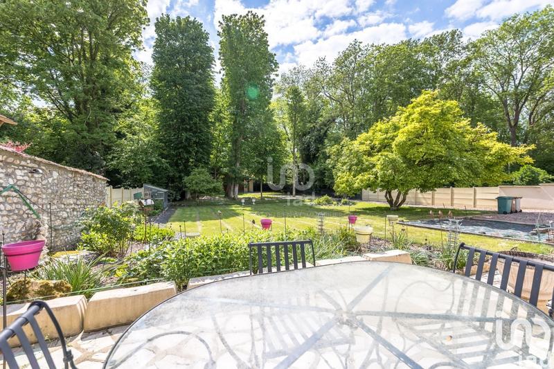 Maison - 185 m² - 8 pièces