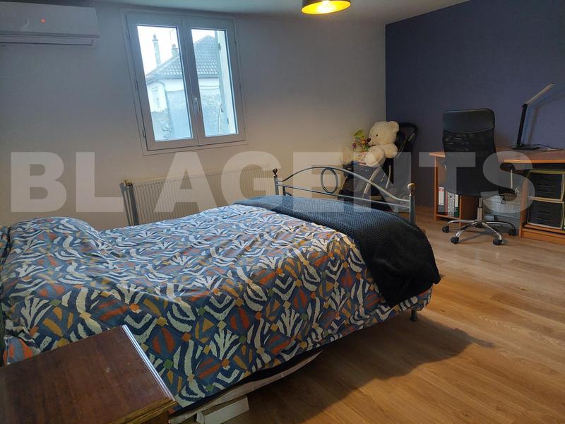 Maison - 223 m² - 7 pièces