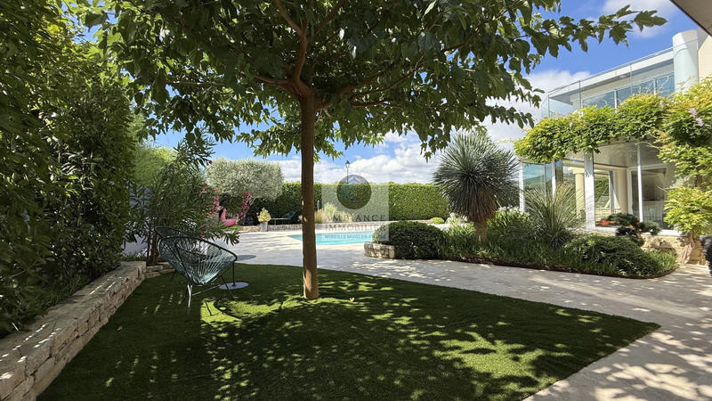 Maison - 257 m² - 7 pièces