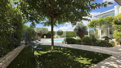 Maison - 257 m² - 7 pièces