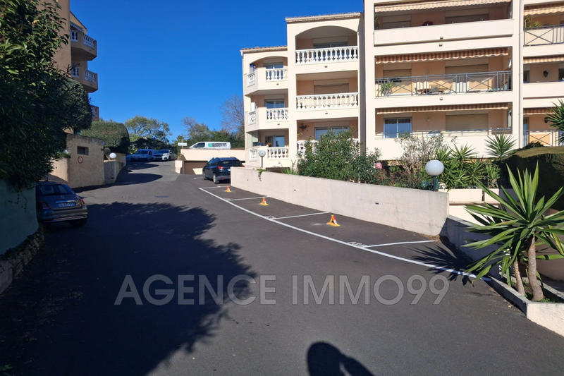 Parking / Garage - 12 m²