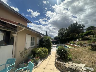 Villa - 172 m² - 8 pièces