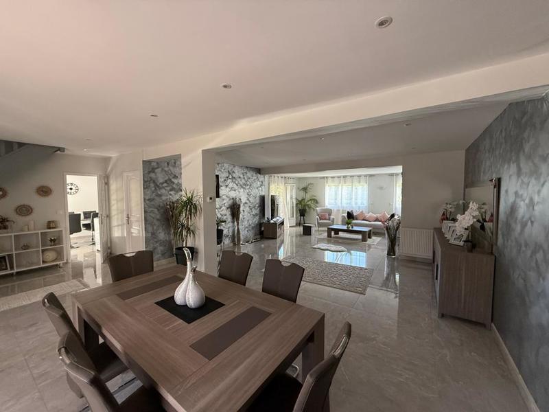 Maison - 160 m² - 5 pièces