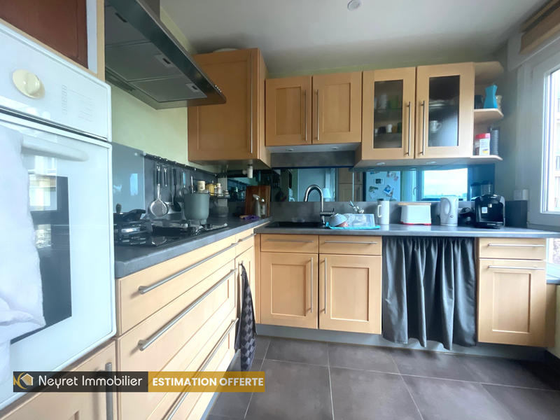 Appartement - 99 m² - 4 pièces