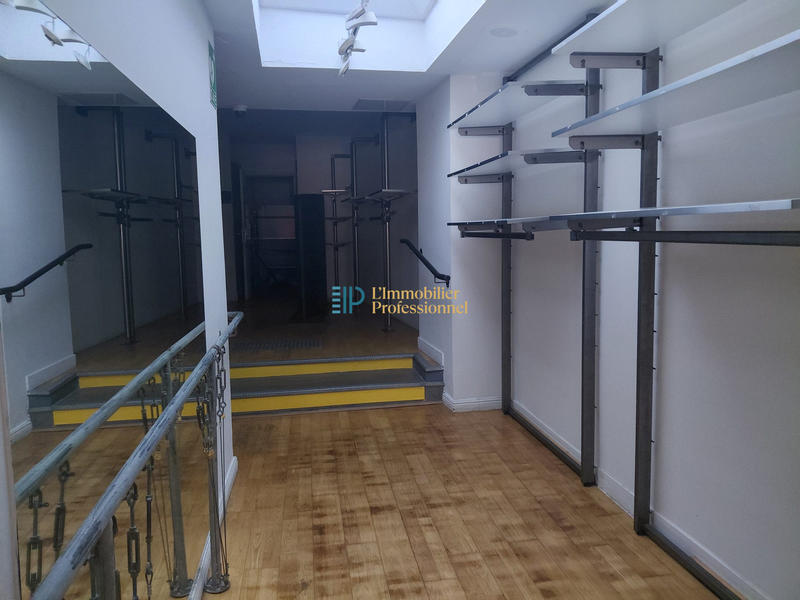 Local commercial - 174 m² - 6 pièces