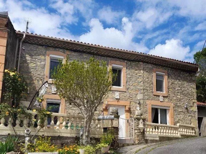 Maison de village - 300 m² - 6 pièces