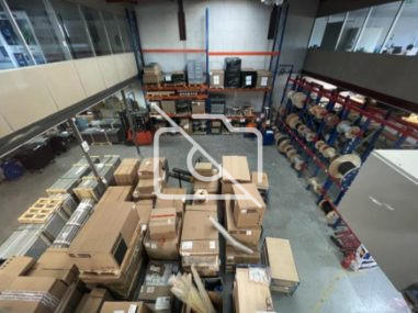 Entrepôt - 887 m²