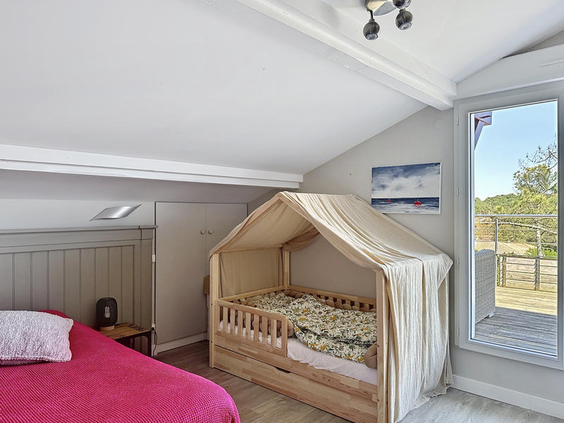 Villa - 208 m² - 9 pièces