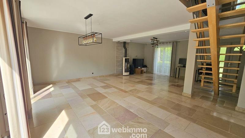 Maison - 201 m² - 8 pièces