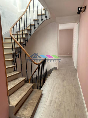 Maison - 239 m² - 7 pièces