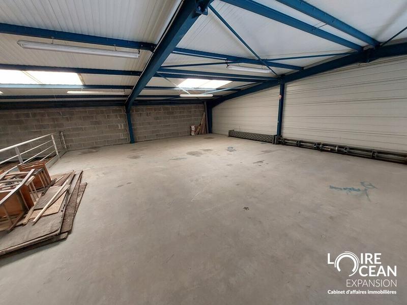Entrepôt - 336 m²
