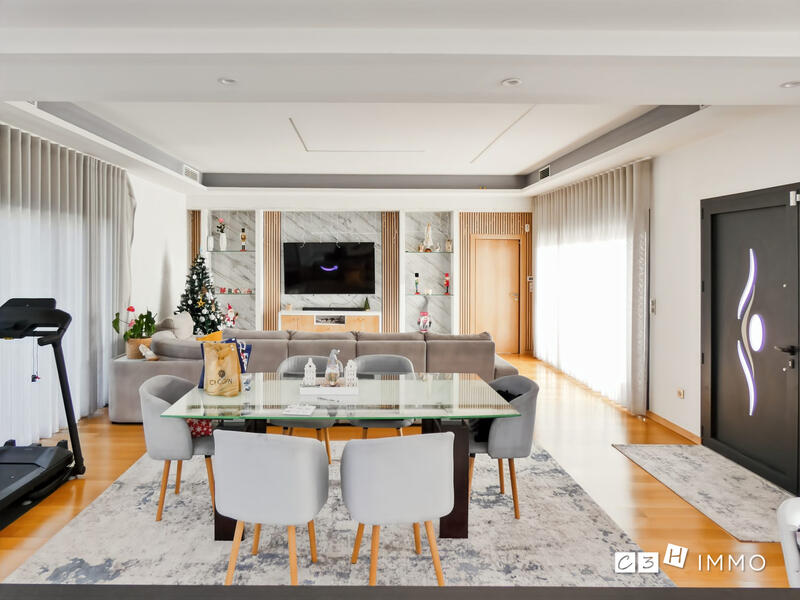 Maison - 143 m² - 5 pièces