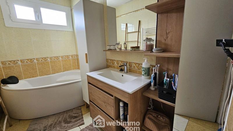 Maison - 92 m² - 5 pièces