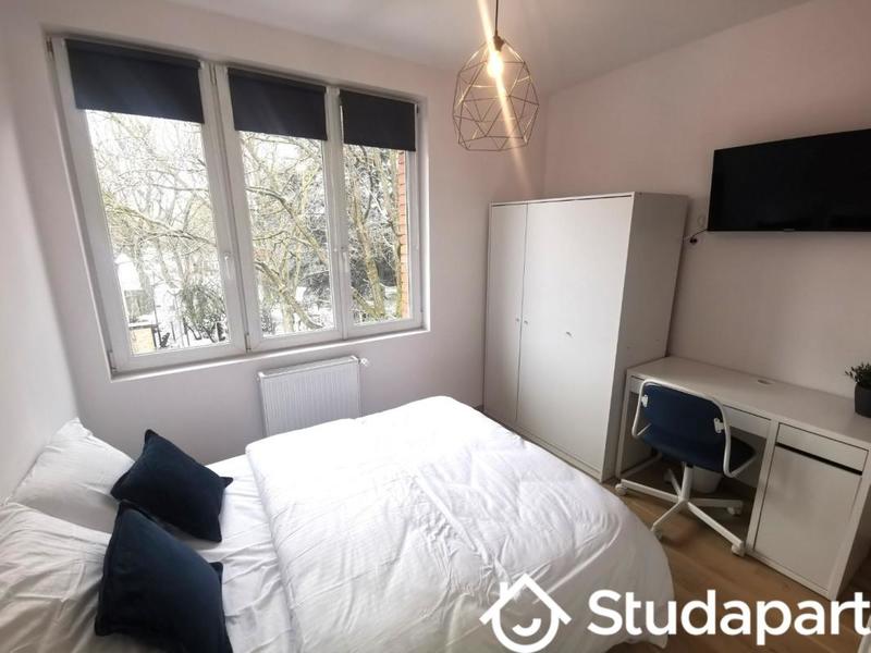 Chambre - 13 m² - 1 pièce