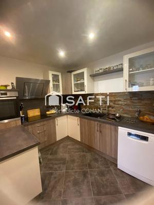 Maison - 164 m² - 8 pièces