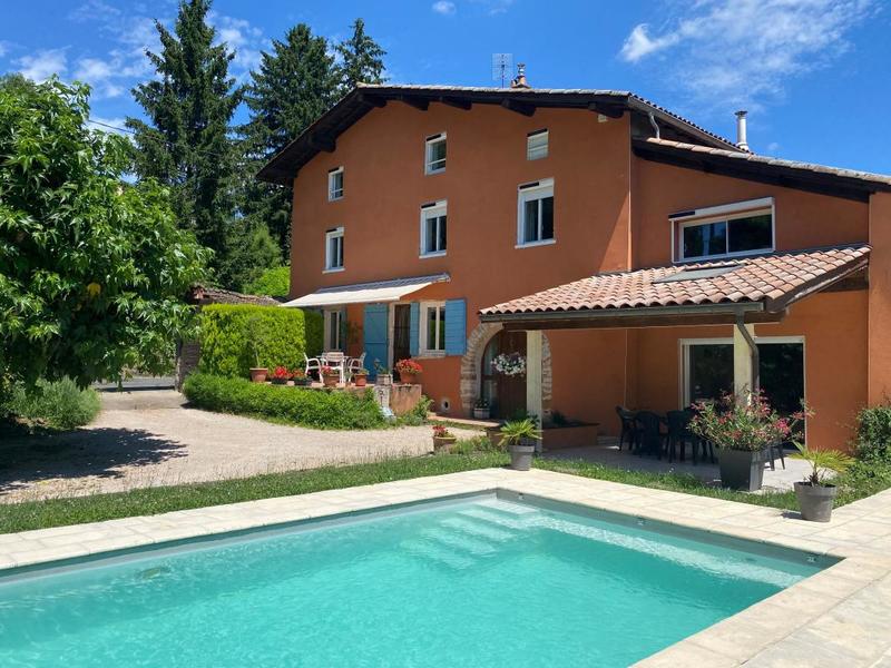 Maison ancienne - 220 m² - 8 pièces