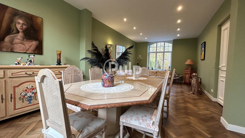 Maison bourgeoise - 358 m² - 11 pièces