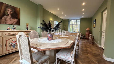 Maison bourgeoise - 358 m² - 11 pièces