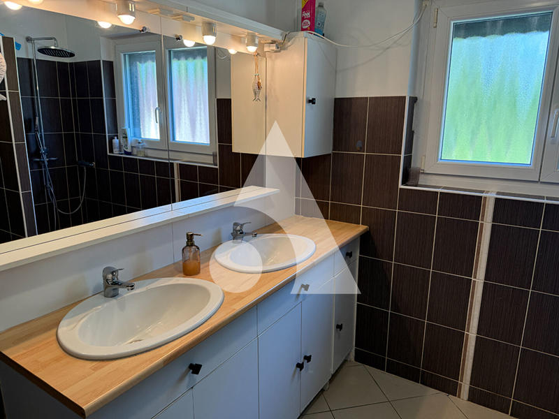 Maison - 104 m² - 5 pièces