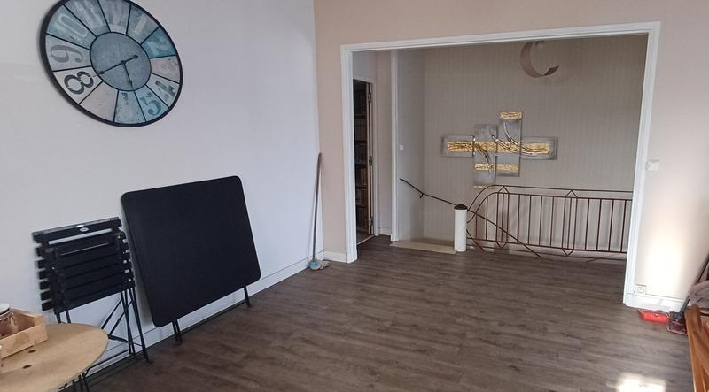 Maison - 244 m² - 7 pièces