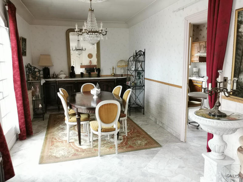 Villa - 185 m² - 7 pièces