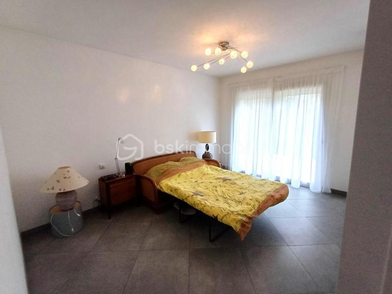 Maison - 243 m² - 8 pièces