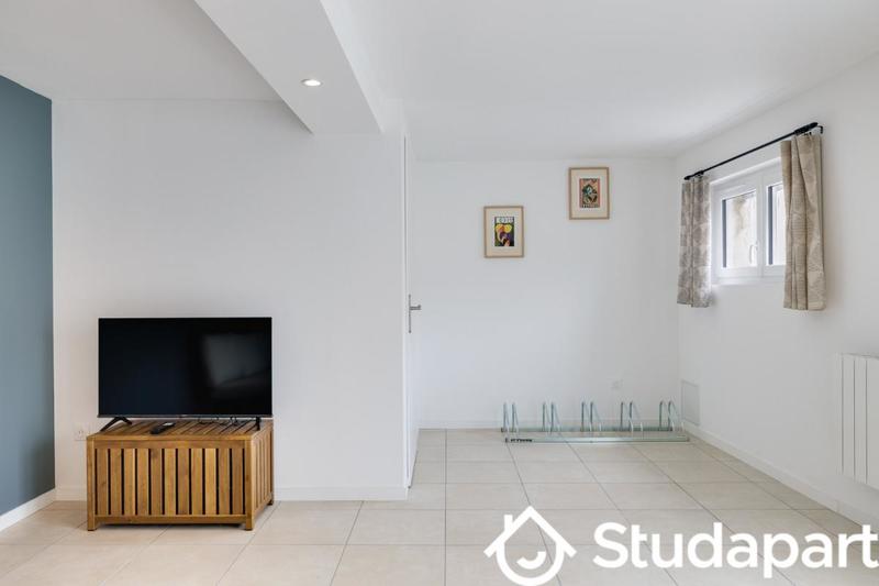 Chambre - 11 m² - 1 pièce