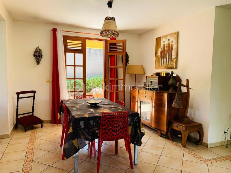 Propriété - 303 m² - 13 pièces