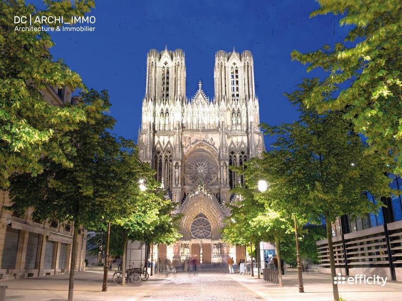 Maison - 360 m² - 10 pièces