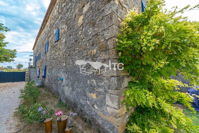 Maison - 244 m² - 7 pièces