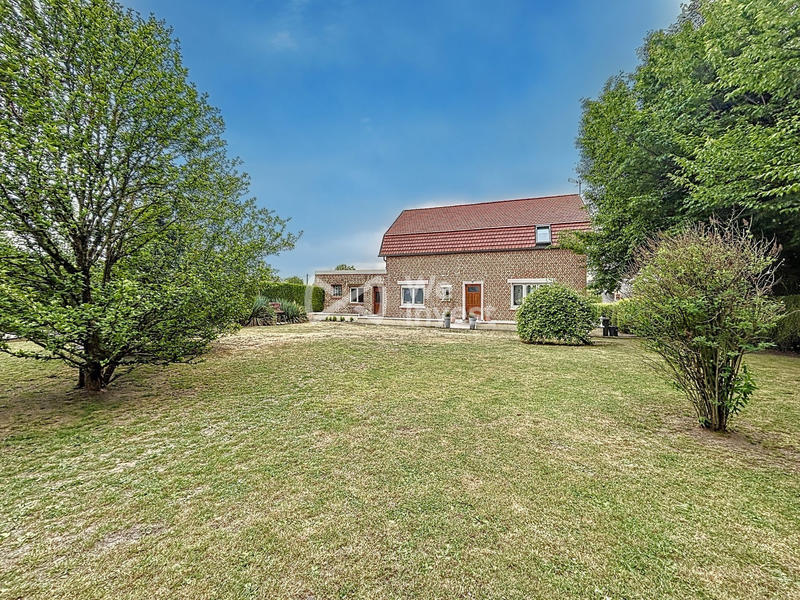 Maison - 204 m² - 7 pièces