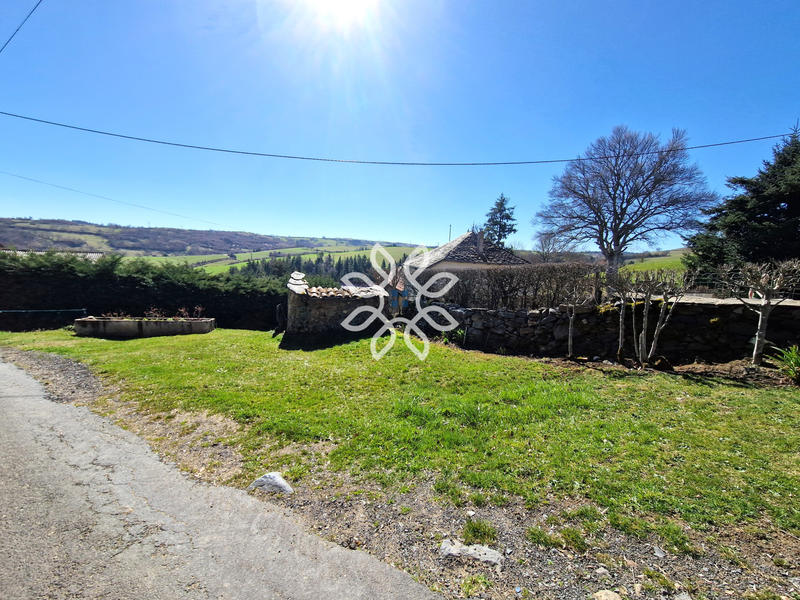 Maison de village - 653 m² - 7 pièces