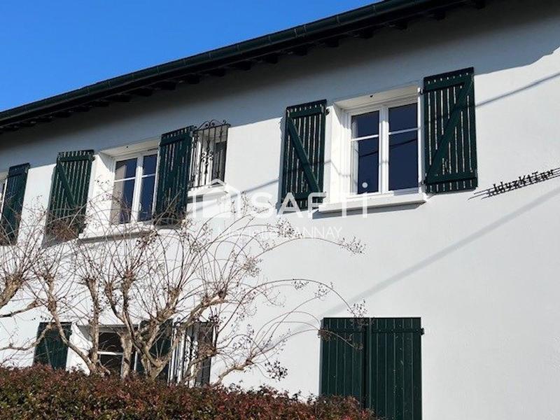 Villa - 180 m² - 8 pièces