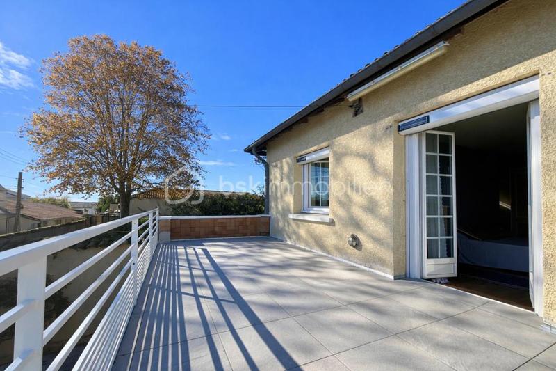 Maison - 201 m² - 7 pièces