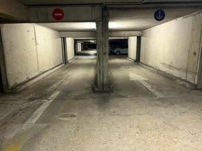 Parking / Garage - 11 m²