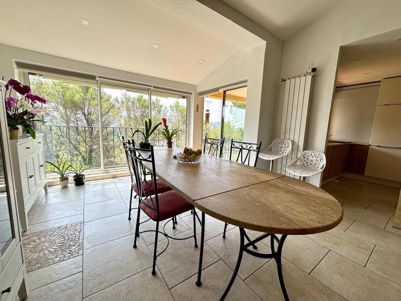 Maison - 167 m² - 5 pièces