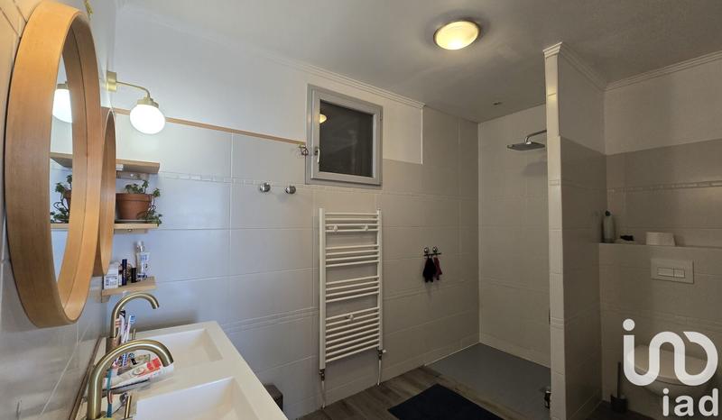 Maison - 240 m² - 8 pièces