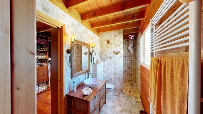 Maison - 202 m² - 4 pièces