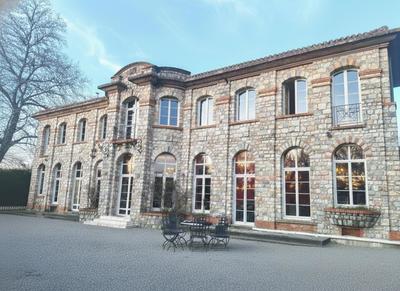 Demeure - 435 m² - 13 pièces