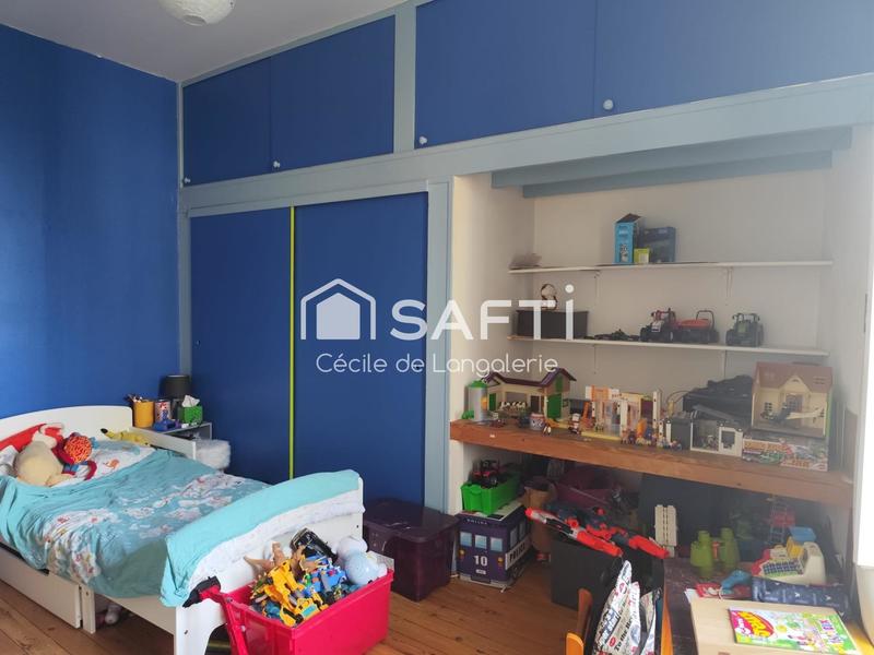 Maison - 210 m² - 6 pièces